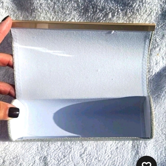 Jimmy Choo Eyeglass CASE ONLY Snakeskin Magnetic Flap Hard Case Ivory EUC - Picture 2 of 4